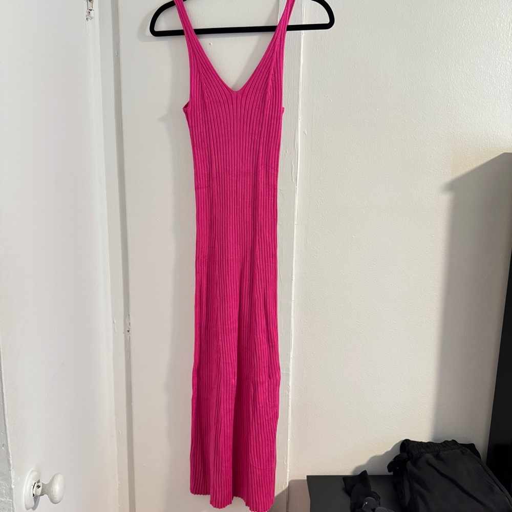 Elegant Pink Sleeveless Dress